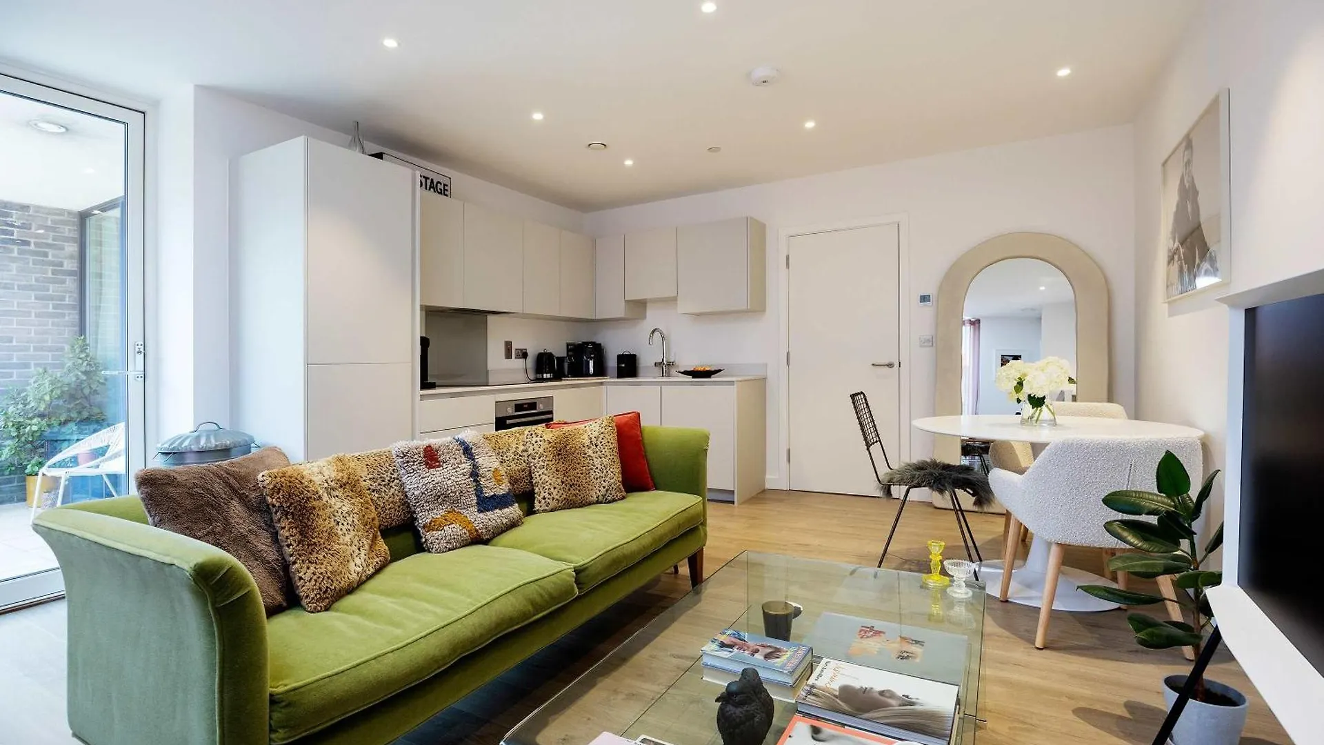 Veeve - Boho-Chic Escape Apartment London
