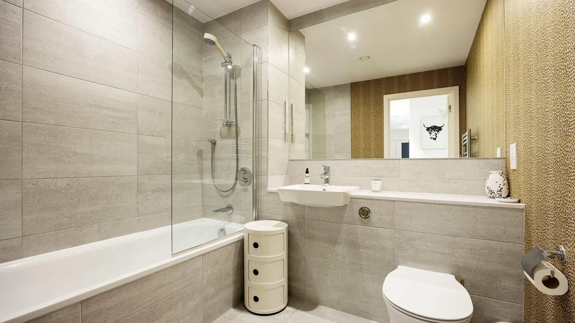 Veeve - Boho-Chic Escape Apartment London 0*,  United Kingdom